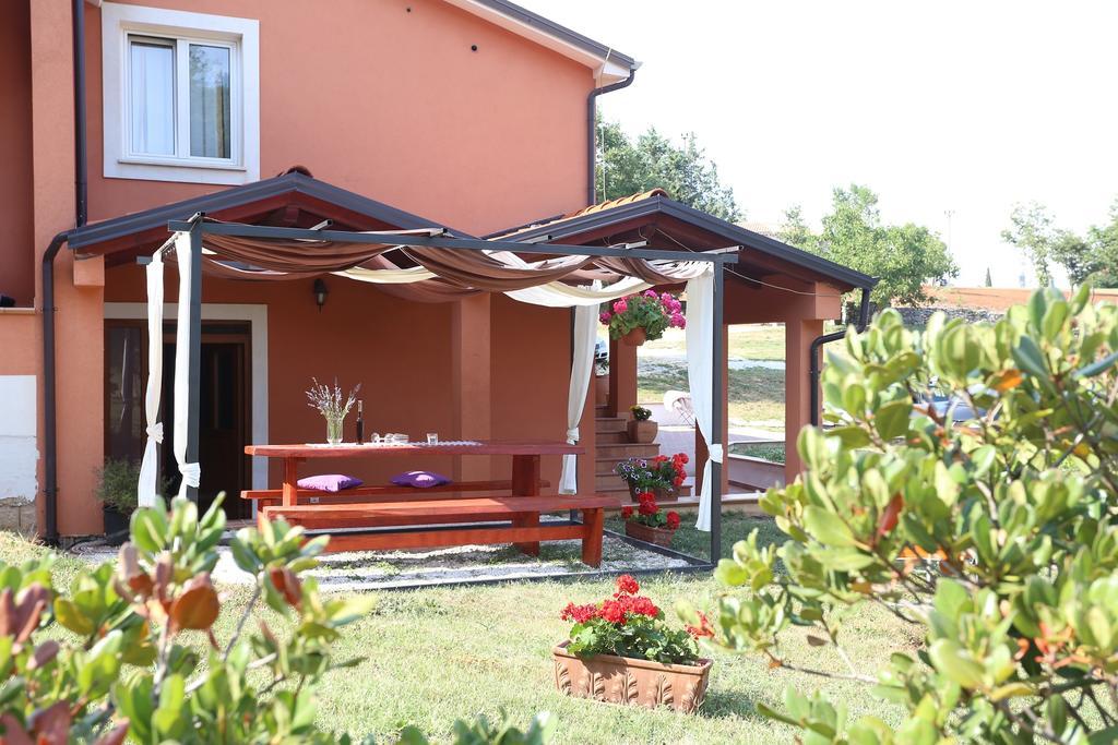 Apartments Matelici Divsici Ngoại thất bức ảnh